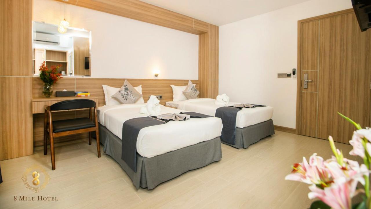 8 Mile Hotel Yangon Esterno foto