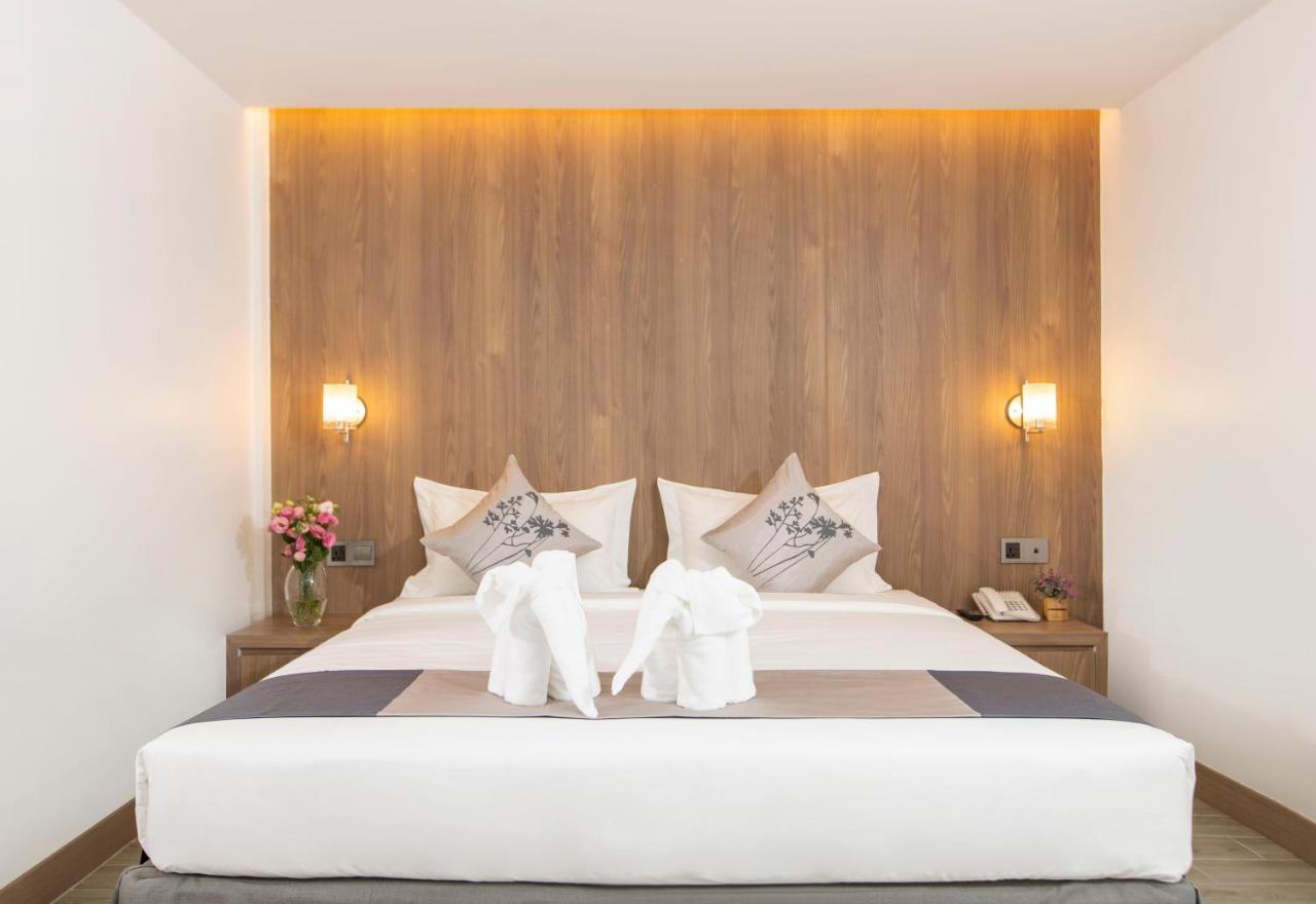 8 Mile Hotel Yangon Esterno foto
