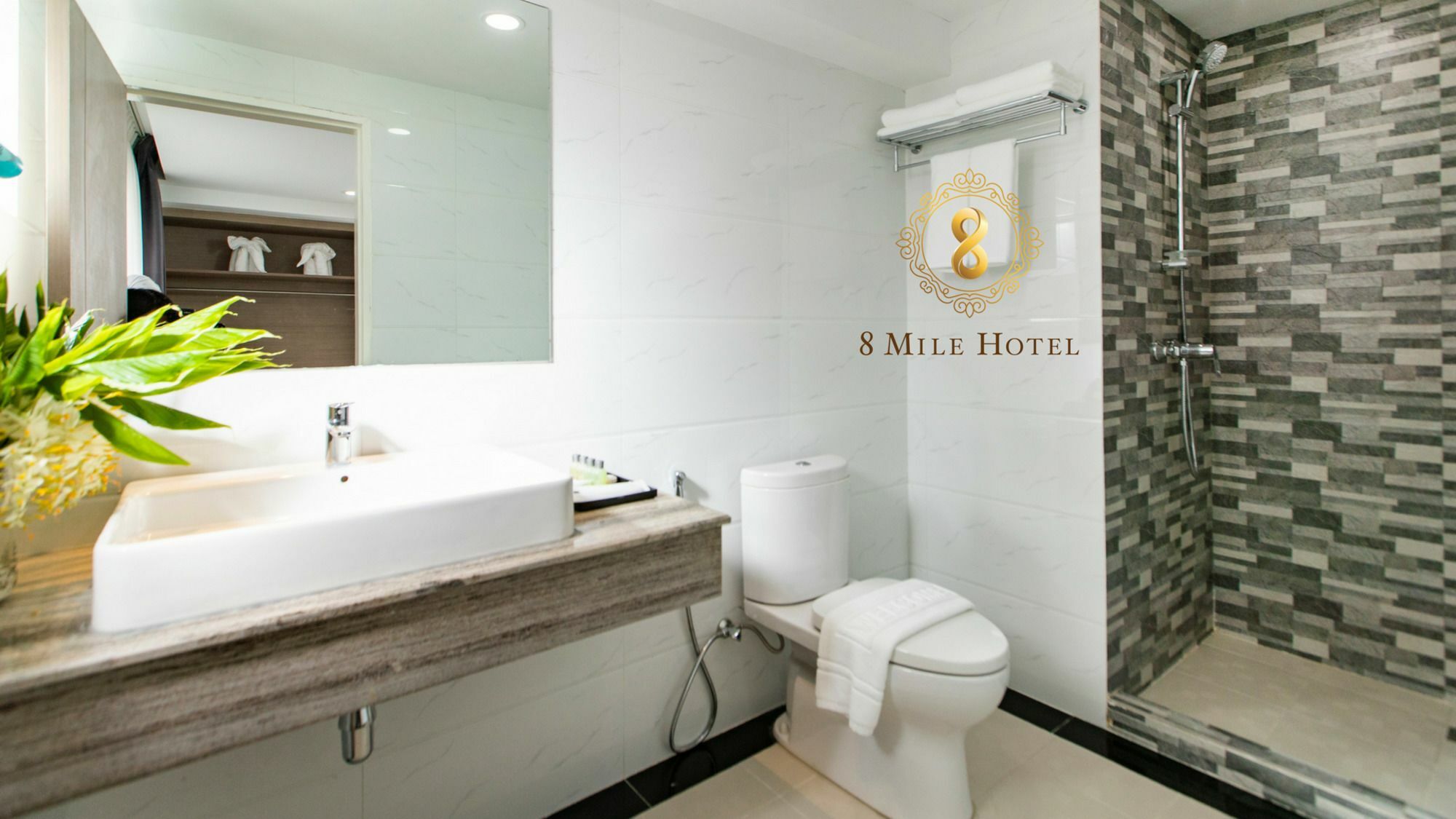 8 Mile Hotel Yangon Esterno foto